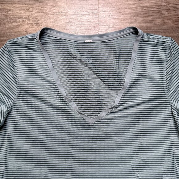 Lululemon Women's All Love Tee *Striped Mesh - Blue - Picture 3 of 6